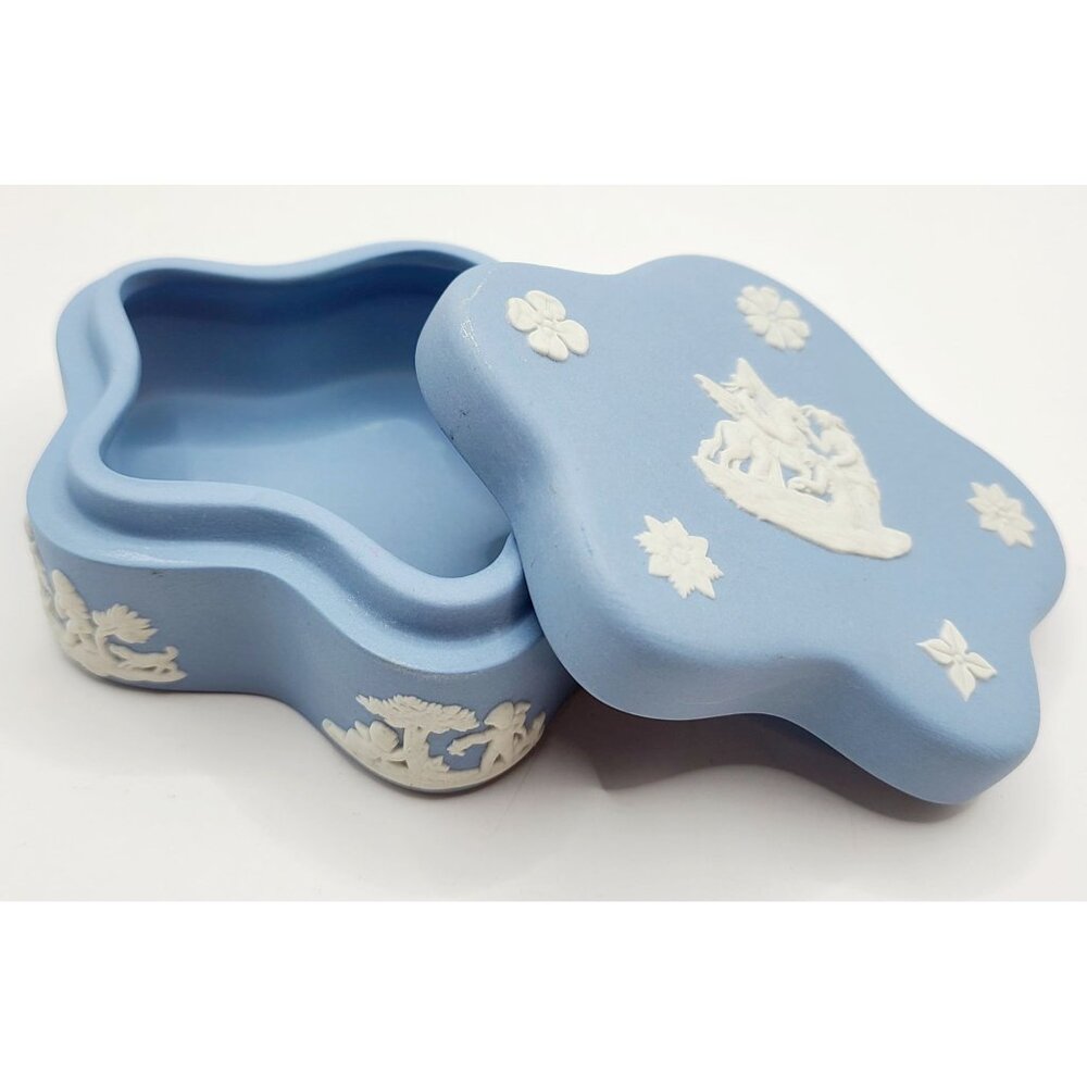 Wedgwood Blue Jasperware Star Vanity Lidded Trinket Box Cameo Bas Relief Pegasus